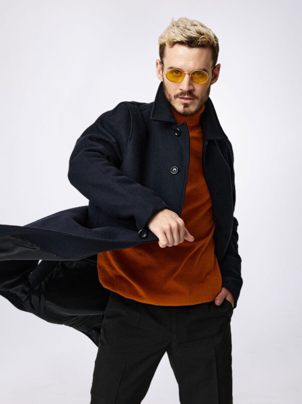 Classic Black Leather Jacket - Imagem 4